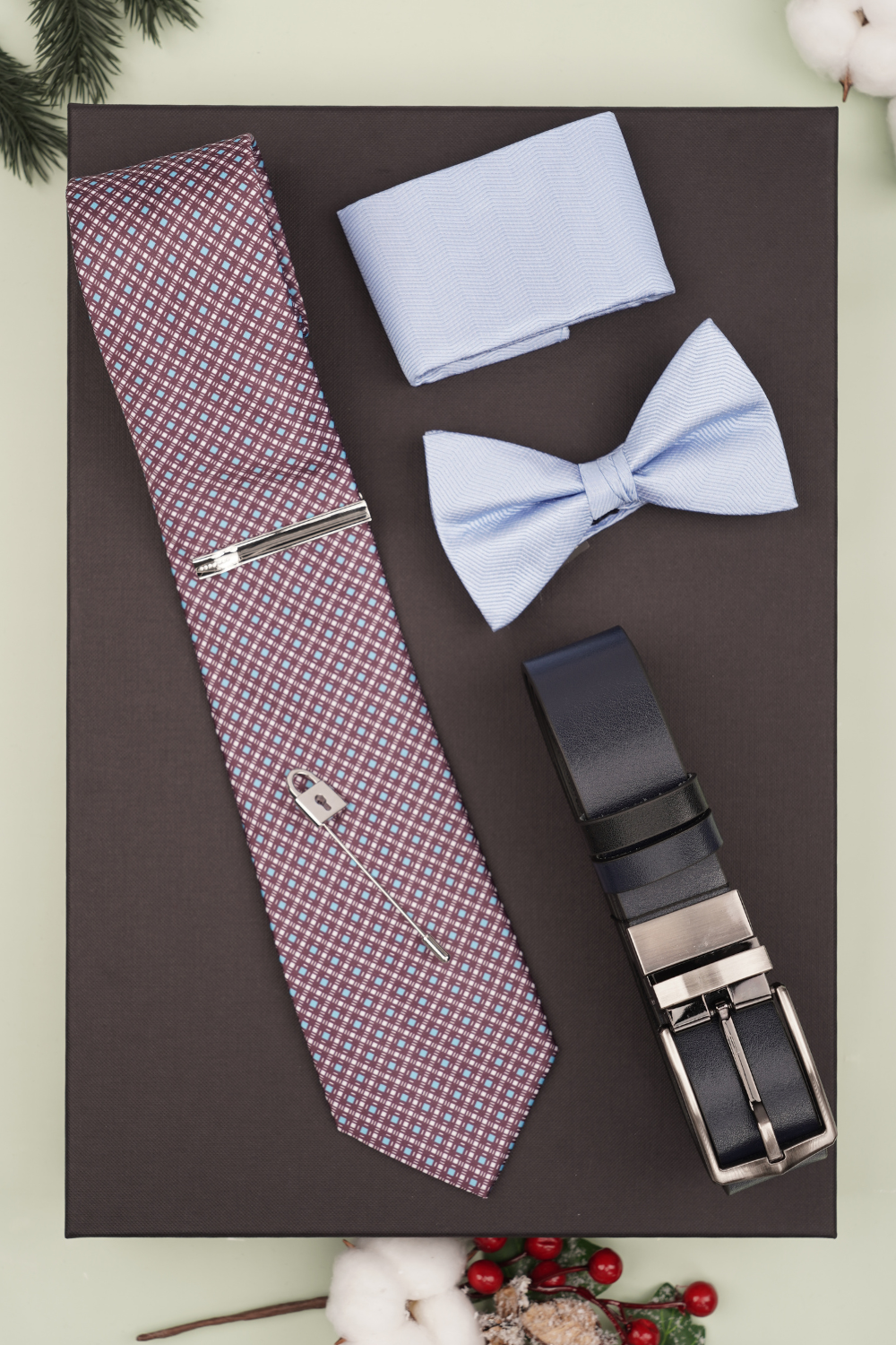 Cutie Cadou Bărbați Cravată, Ac de Cravată, Batistă, Papion, Curea din Piele Naturală și Broșă 6AM5020