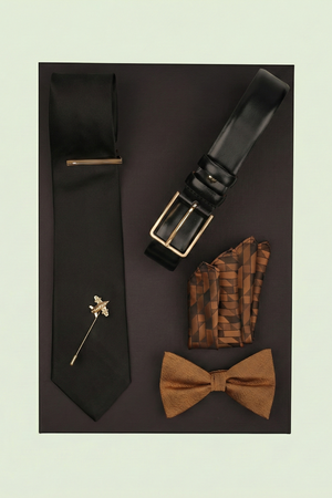 Cutie Cadou Bărbați Papion, Batistă, Curea, Cravată, Ac de Cravată și Broșă 6AM5014