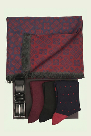 Cutie Cadou Bărbați Eșarfă din Cașmir, Curea din Piele Naturală și Șosete 6AM5027