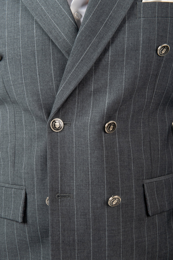 Costum Bărbați Gri cu Dungi Albe la Două Rânduri de Nasturi
