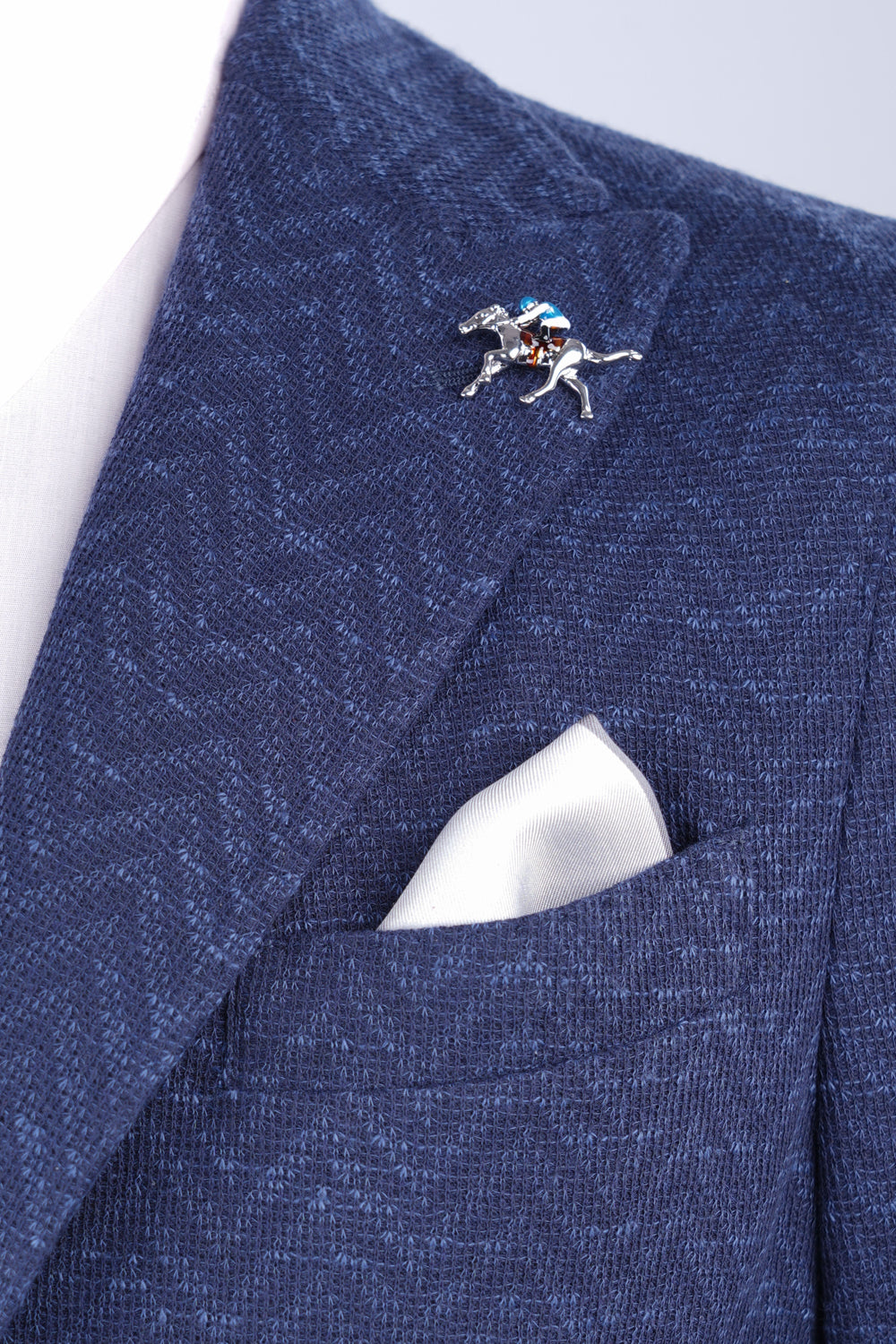 Ac de rever argintiu cu călăreț stilizat