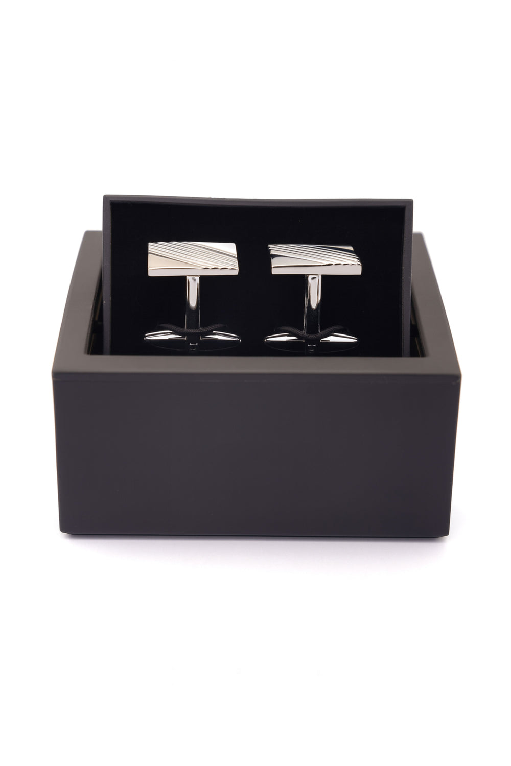 Butoni pătrați argintii cu linii diagonale gravate