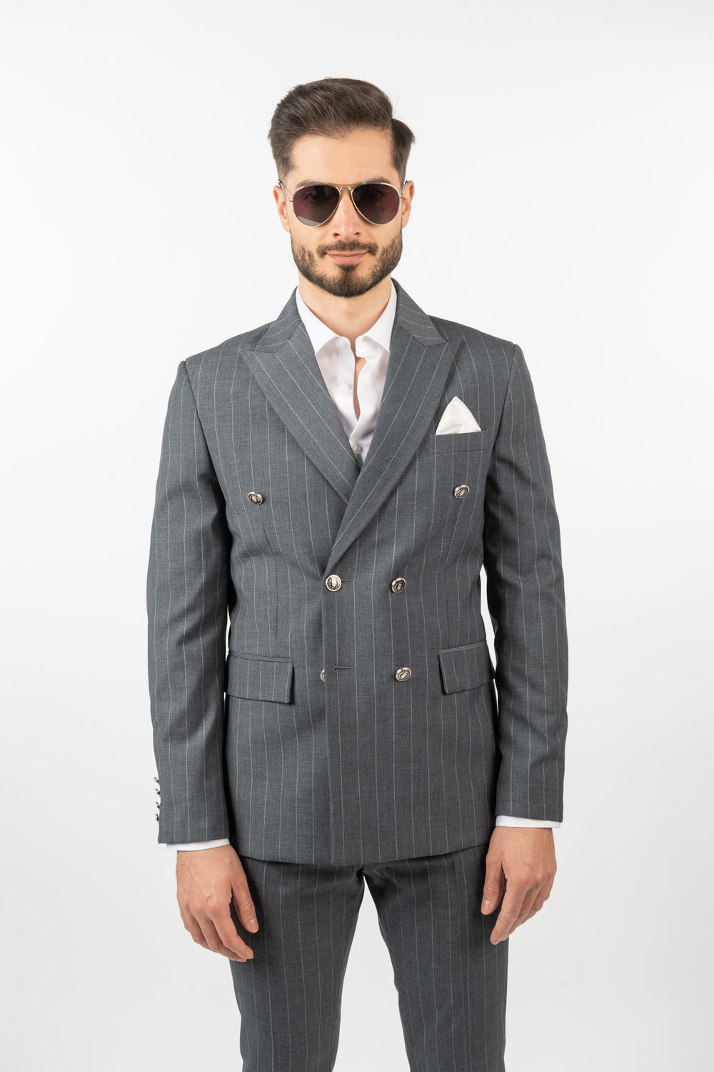 Costum Bărbați Gri cu Dungi Albe la Două Rânduri de Nasturi