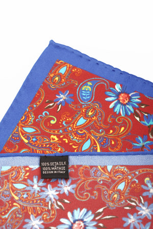 Batistă de buzunar roșie cu imprimeu floral și paisley multicolor, margine albastră